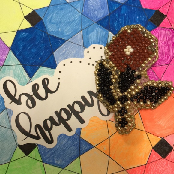 Flower Brooch - Picture 4 of 8